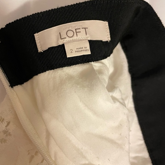 White lace skirt with ribbon waist trim by the Loft - Picture 6 of 6